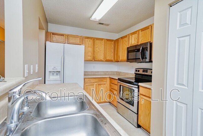 Photo - 144 Crescent Creek Ct House