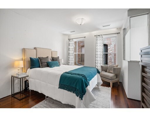 Foto principal - 1690 Washington St