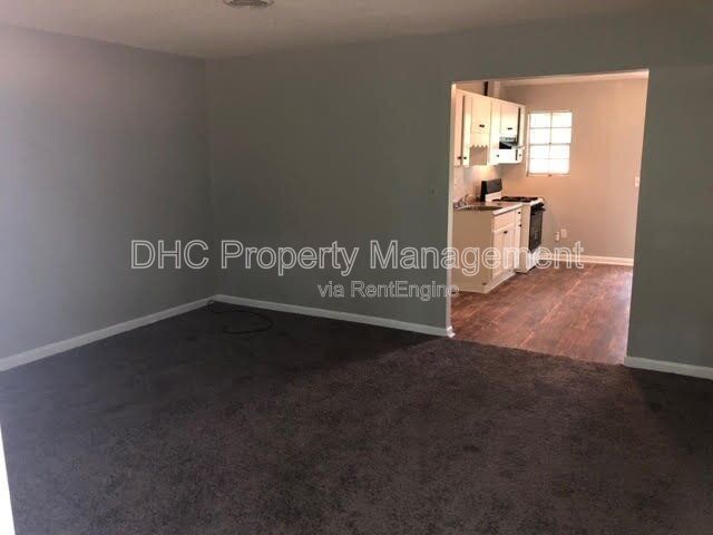 Foto del edificio - 6505 Raymond Dr