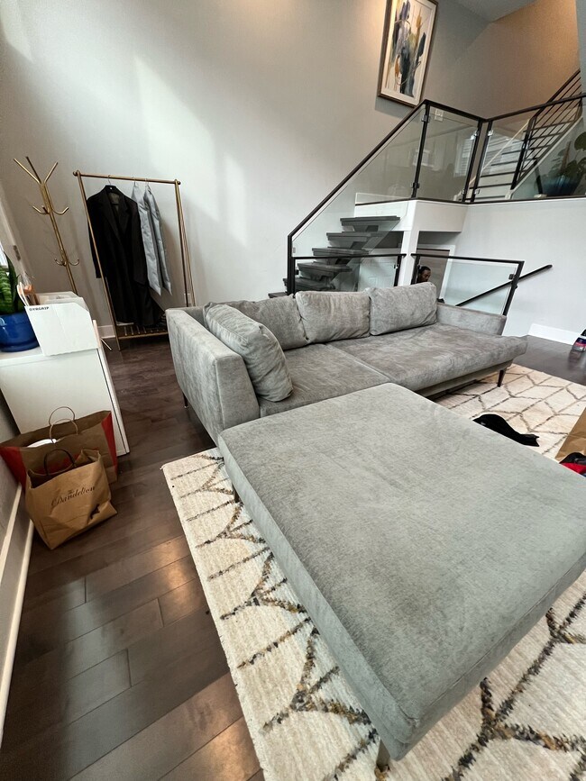 Living Room - 1309 S Capitol St
