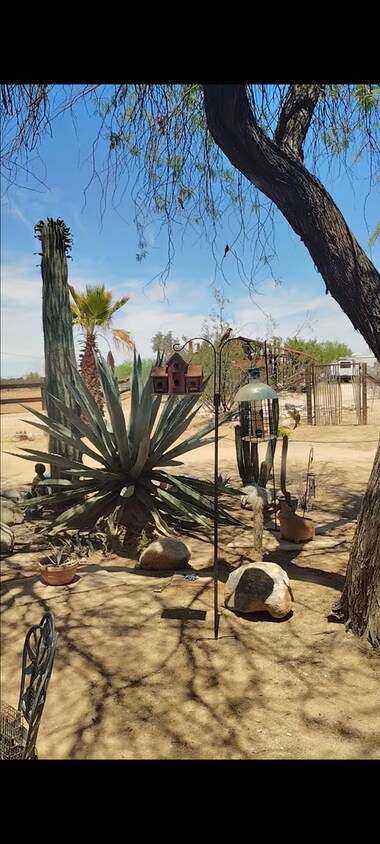 Building Photo - 36991 S Estancia Dr