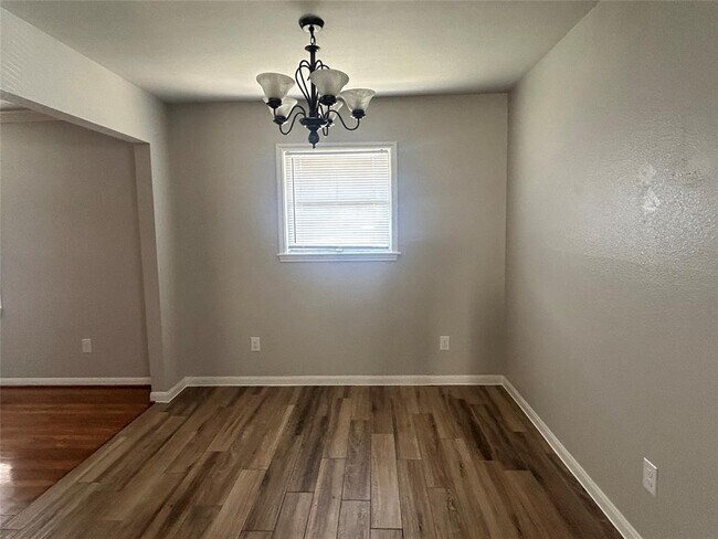 Foto del edificio - 7927 Glenbrae St