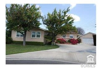 Building Photo - 2733 W Bridgeport Ave