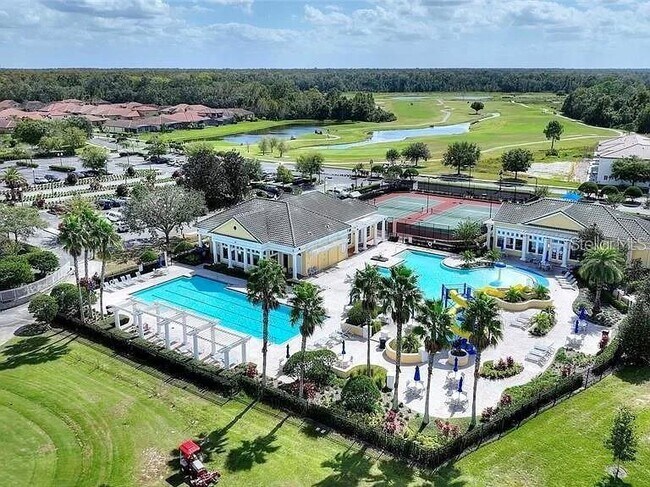 Foto del edificio - 5056 Barnet Dr