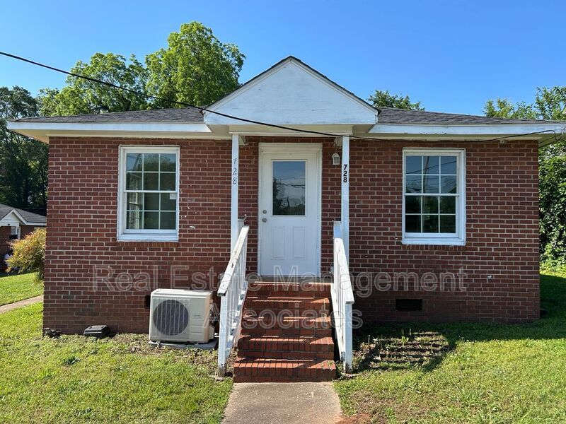 Primary Photo - 728 W Taylor St
