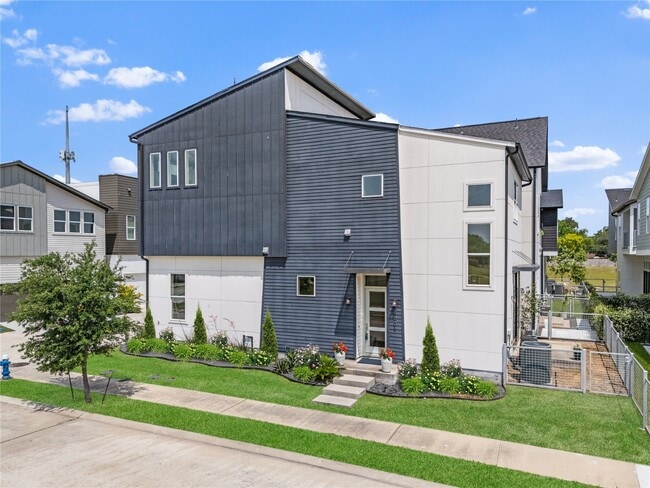 Building Photo - 9809 Blissful Pr Ln
