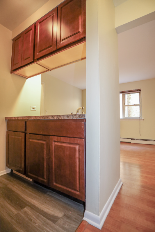 Building Photo - 459 W Briar Pl