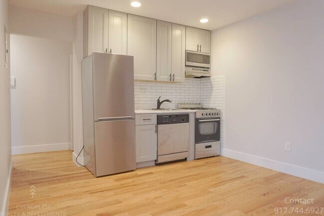 Building Photo - 1708 Summerfield St
