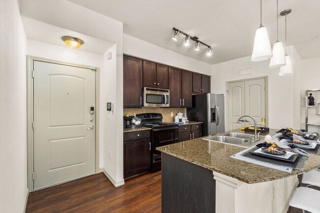 Foto del edificio - Exclusive Offer: Free Rent, No Fees, $200 ...