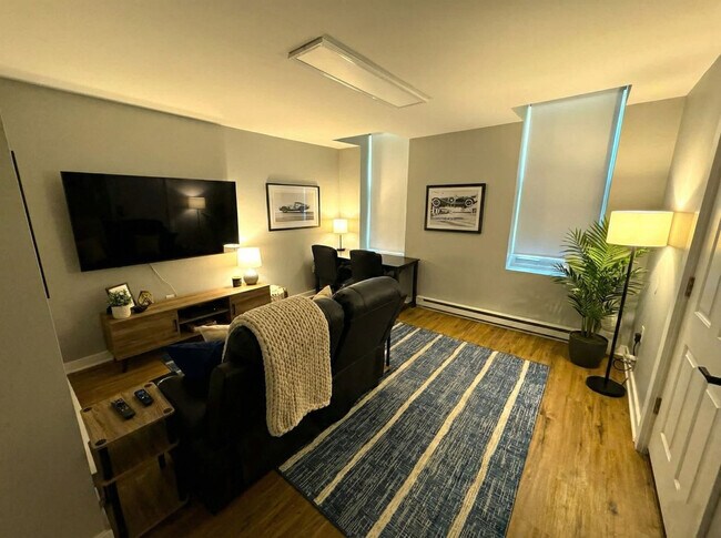 Foto del edificio - 708 N Franklin St