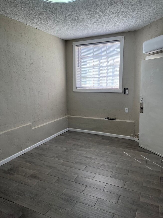 Building Photo - Apartment for rent In Downtown El Paso