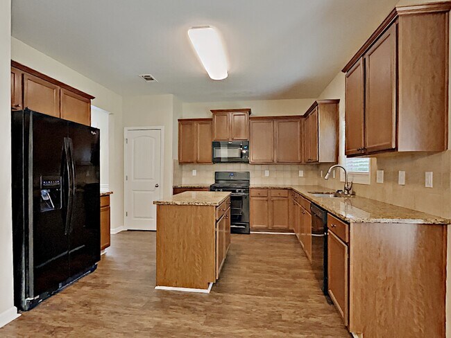 Building Photo - 264 Westmoreland Court