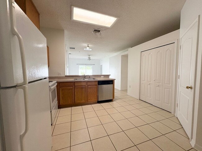 Building Photo - Fantastic Lake Nona area 4 BR 2 BA home in...