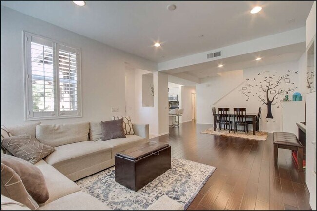 Foto del edificio - 413 S Glendora Ave