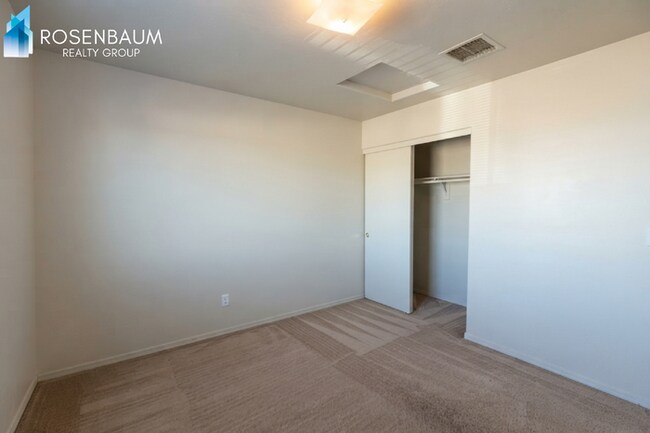Building Photo - 15547 S Moon Valley Rd