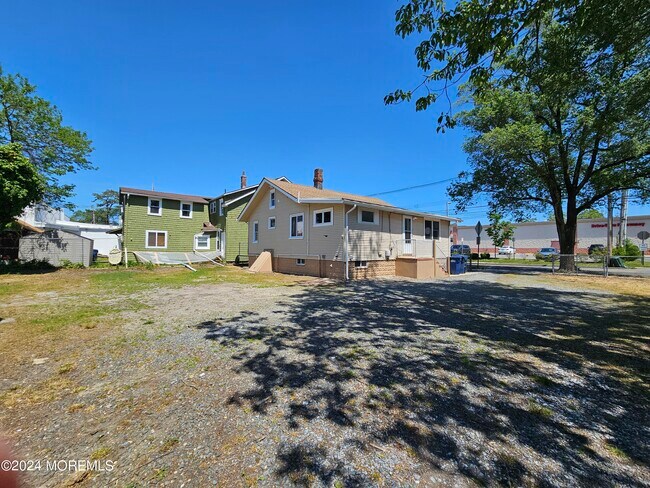 Foto del edificio - 114 Beachwood Blvd