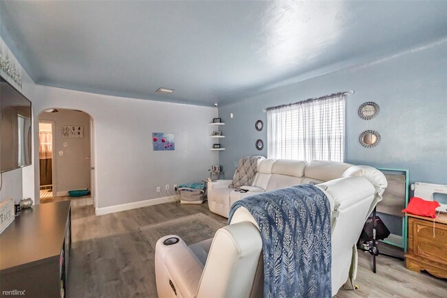 Building Photo - 3 br, 2 bath House - 5655 1St Avenue N