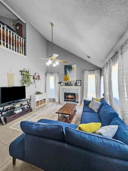 Foto del edificio - 909 Plantation Dr