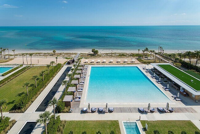 Building Photo - 360 Ocean Dr