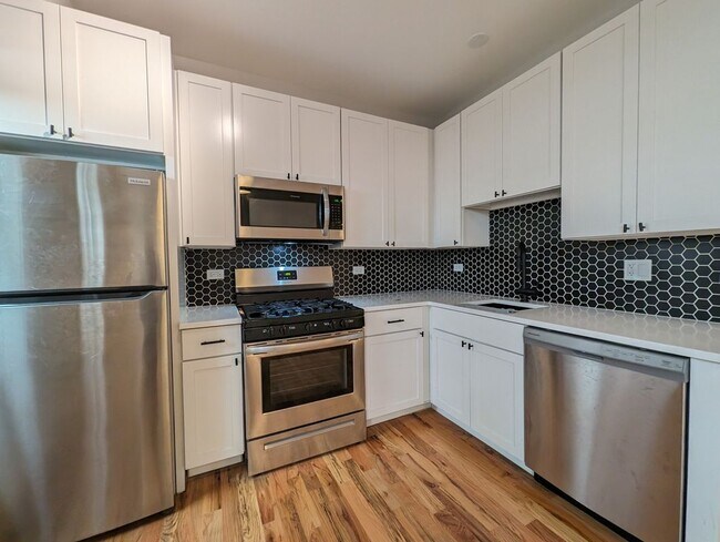 Foto del edificio - 656 W Wrightwood Ave