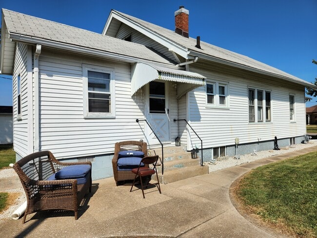 Building Photo - 2213 N Roosevelt Ave