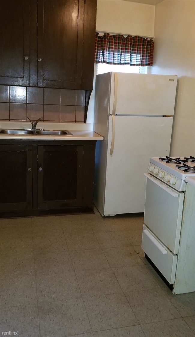 Building Photo - 1 br, 1 bath 4plex - 619 N Mill St