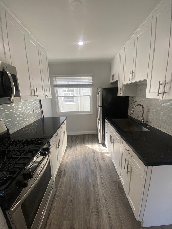 Building Photo - 241 Bonito Avenue