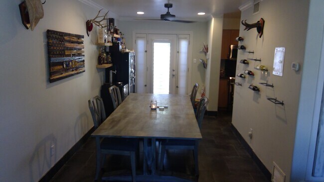 Foto del edificio - 1302 E Maryland Ave