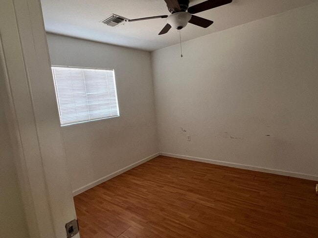 Building Photo - 116 E Beech Ave