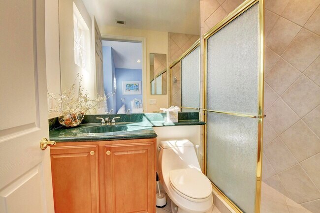 Foto del edificio - 6300 Graycliff Dr