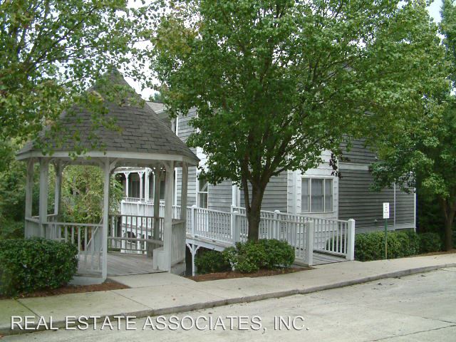 Primary Photo - 2916 Chapel Hill Rd