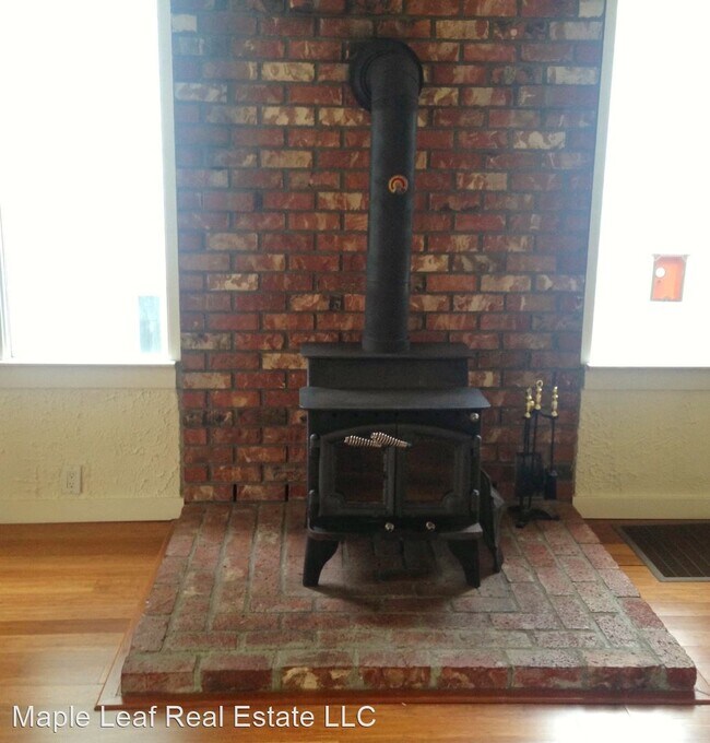 Building Photo - 2 br, 1 bath House - 827 NE 82nd Street
