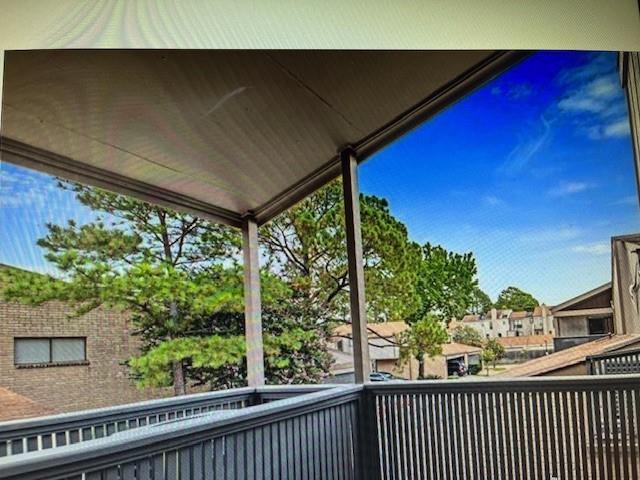 Building Photo - 880 Tully St