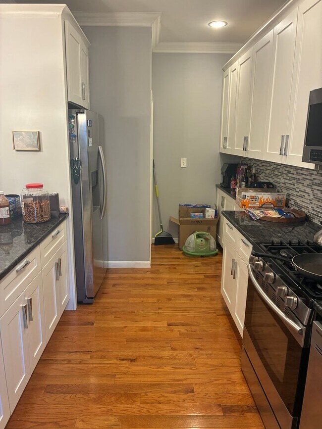 Building Photo - SPACIOUS LAWRENCEVILLE 3 BED 2.5 BATH! PER...