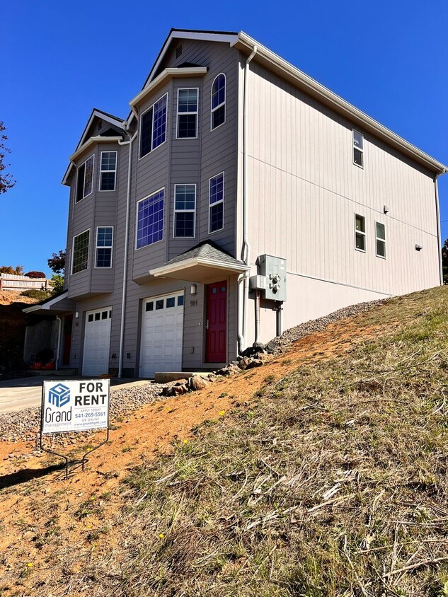 Primary Photo - 0407 - Telegraph Duplex