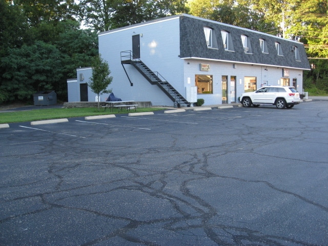 Building Photo - 919 Main St