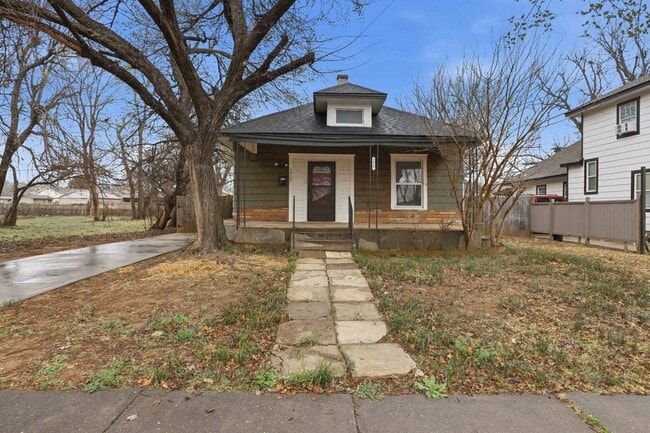 Photo - 1617 NW 7th St House