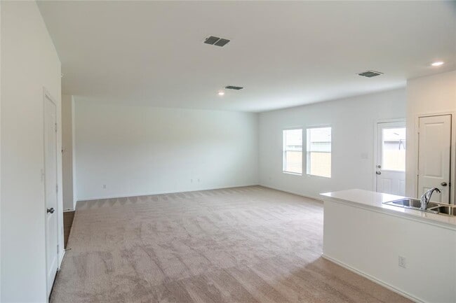 Building Photo - 112 Dollars Dr