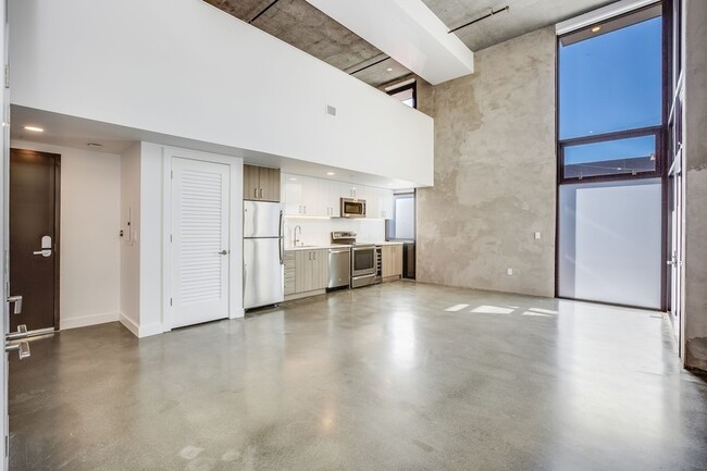 Foto del edificio - Brand New 1 bed/1 Bath Loft at The Mariposa