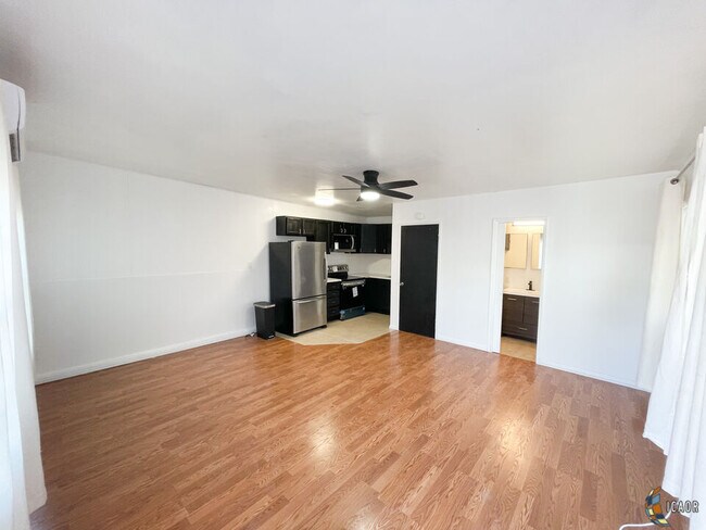 Building Photo - 561 Wensley Ave