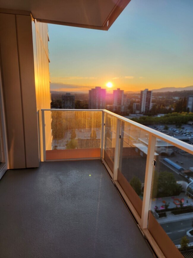 38333833 Evergreen Pl Unit Master Bedroom, Burnaby, BC V3J 0M2