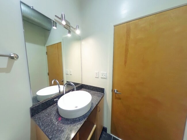 Foto del edificio - 1318 W Broad St