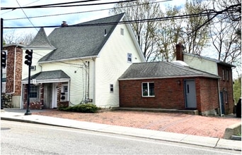 Building Photo - 172 Pleasant St