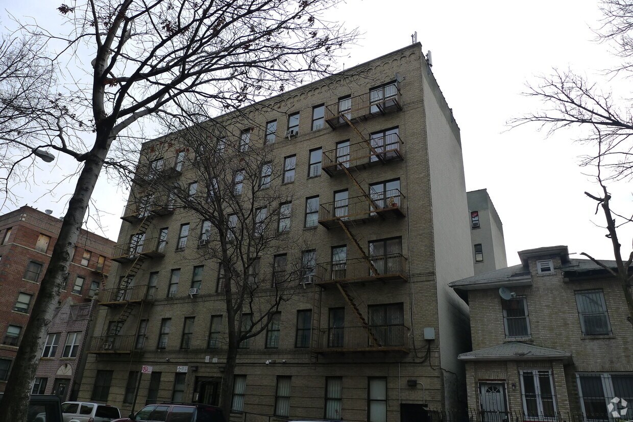 1694 Davidson Ave. - 1694 Davidson Ave