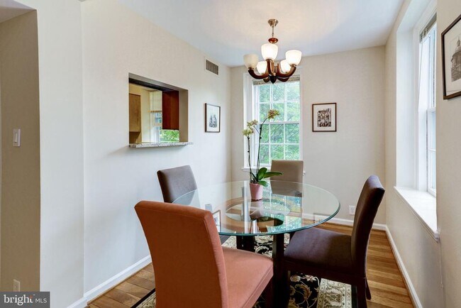 Building Photo - 3951 Langley Ct NW