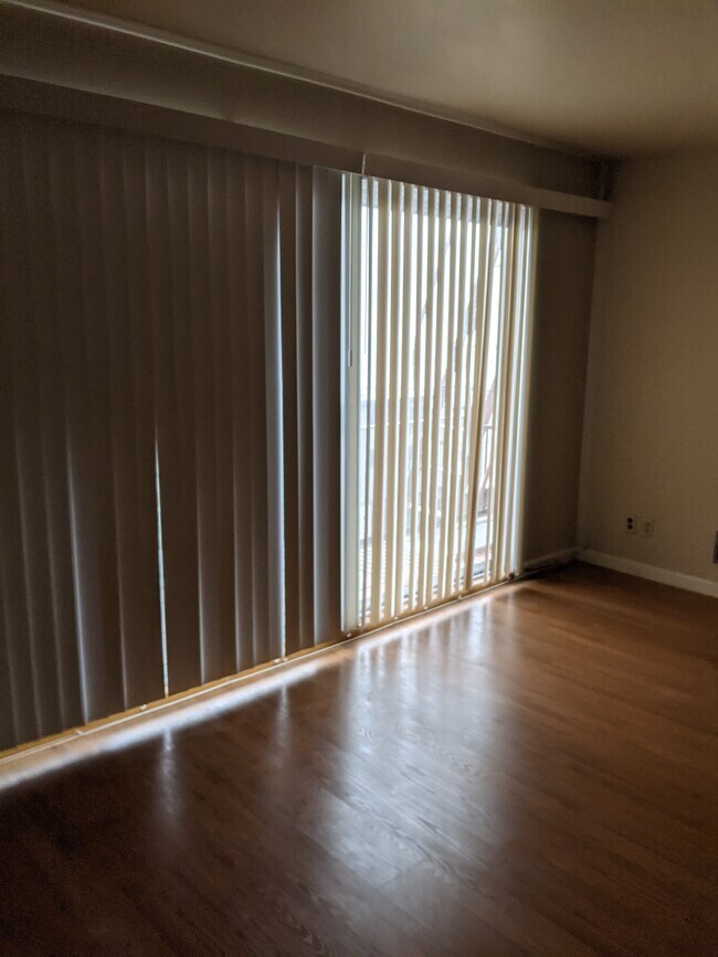 Building Photo - 96 Crestline Dr