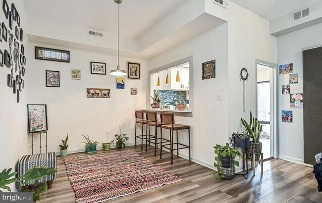 Foto del edificio - 114 Roberts Ln