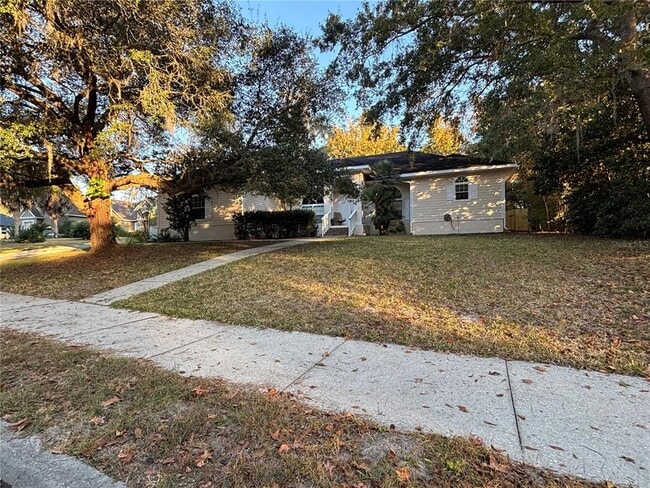 Building Photo - 5520 NW 80 Ave