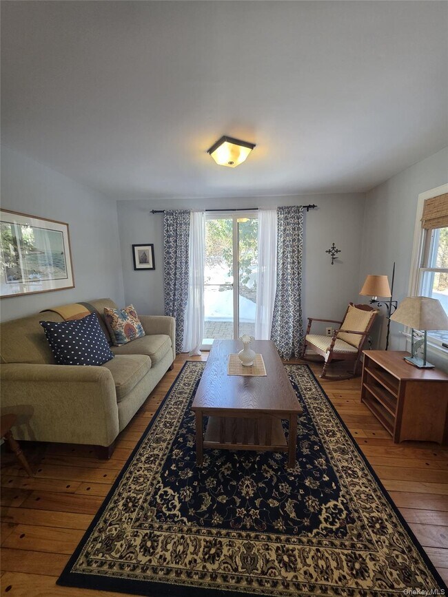 Building Photo - 30 Tappen Dr