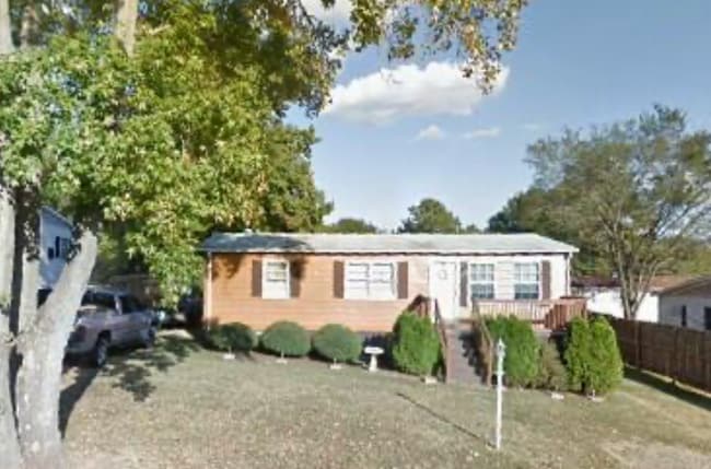 Building Photo - 511 Meadow St